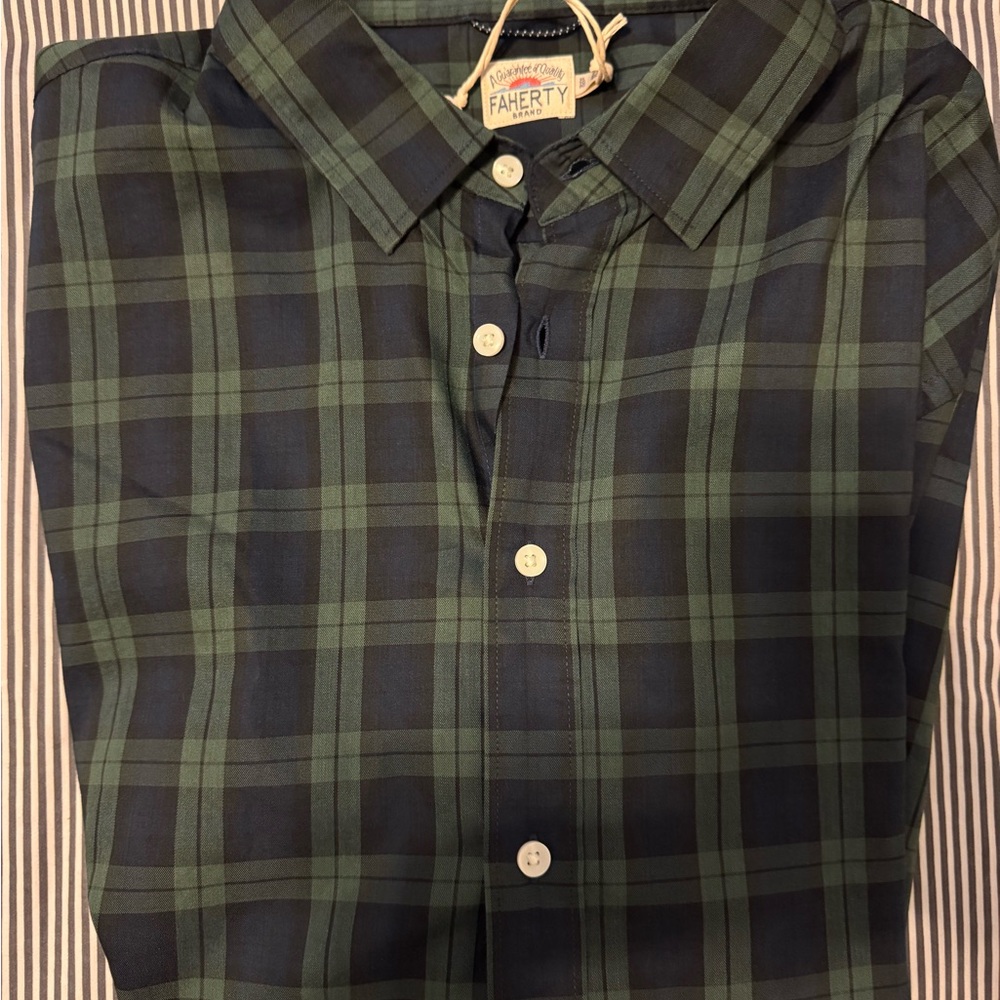 Faherty Men's Blue and Green Plaid Button Down Shirt